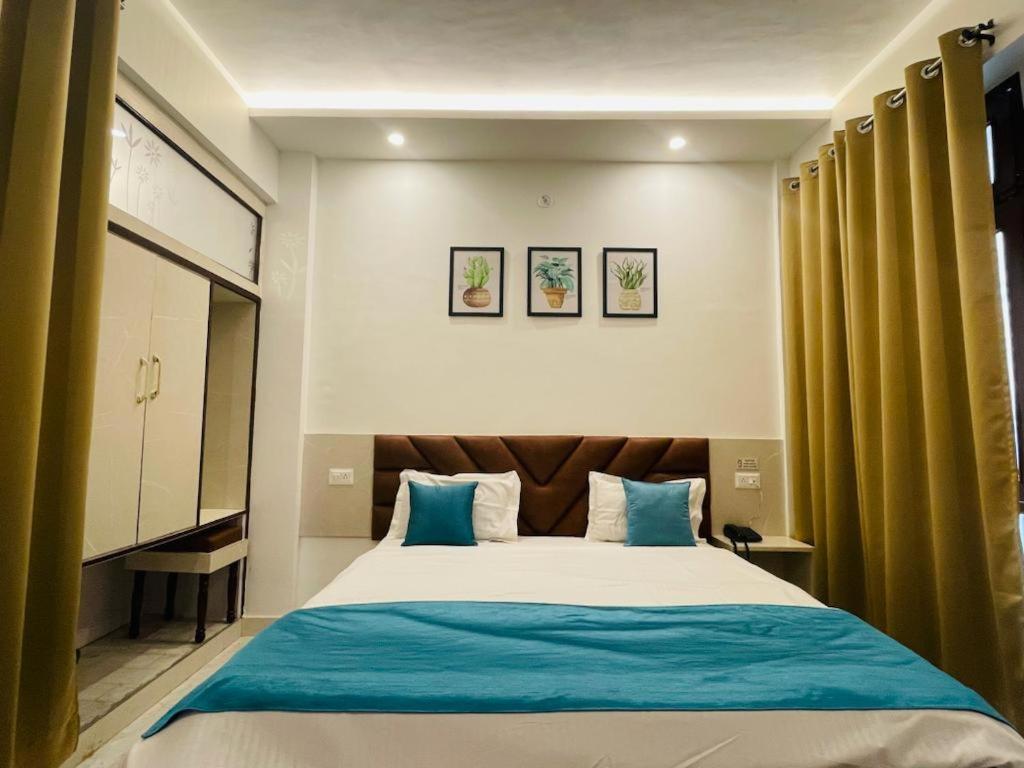 Hotel Dileep42 Lucknow Zewnętrze zdjęcie