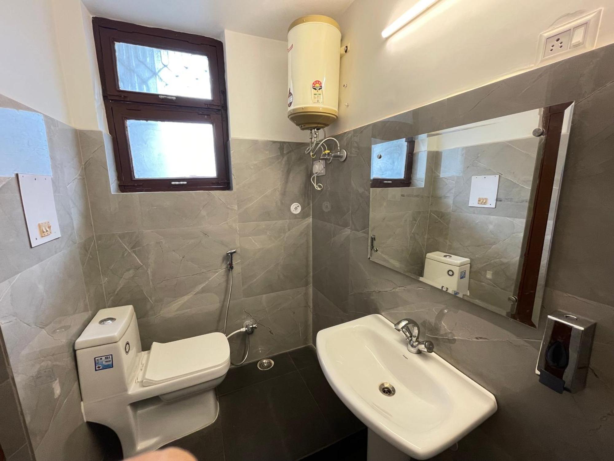 Hotel Dileep42 Lucknow Zewnętrze zdjęcie