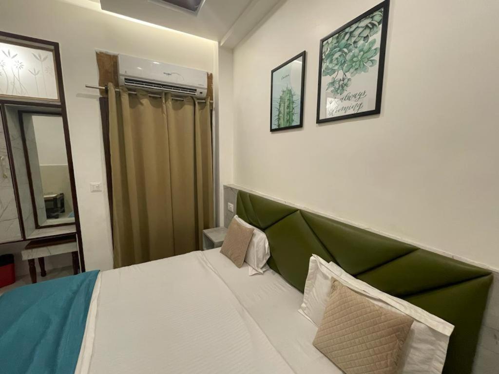 Hotel Dileep42 Lucknow Zewnętrze zdjęcie