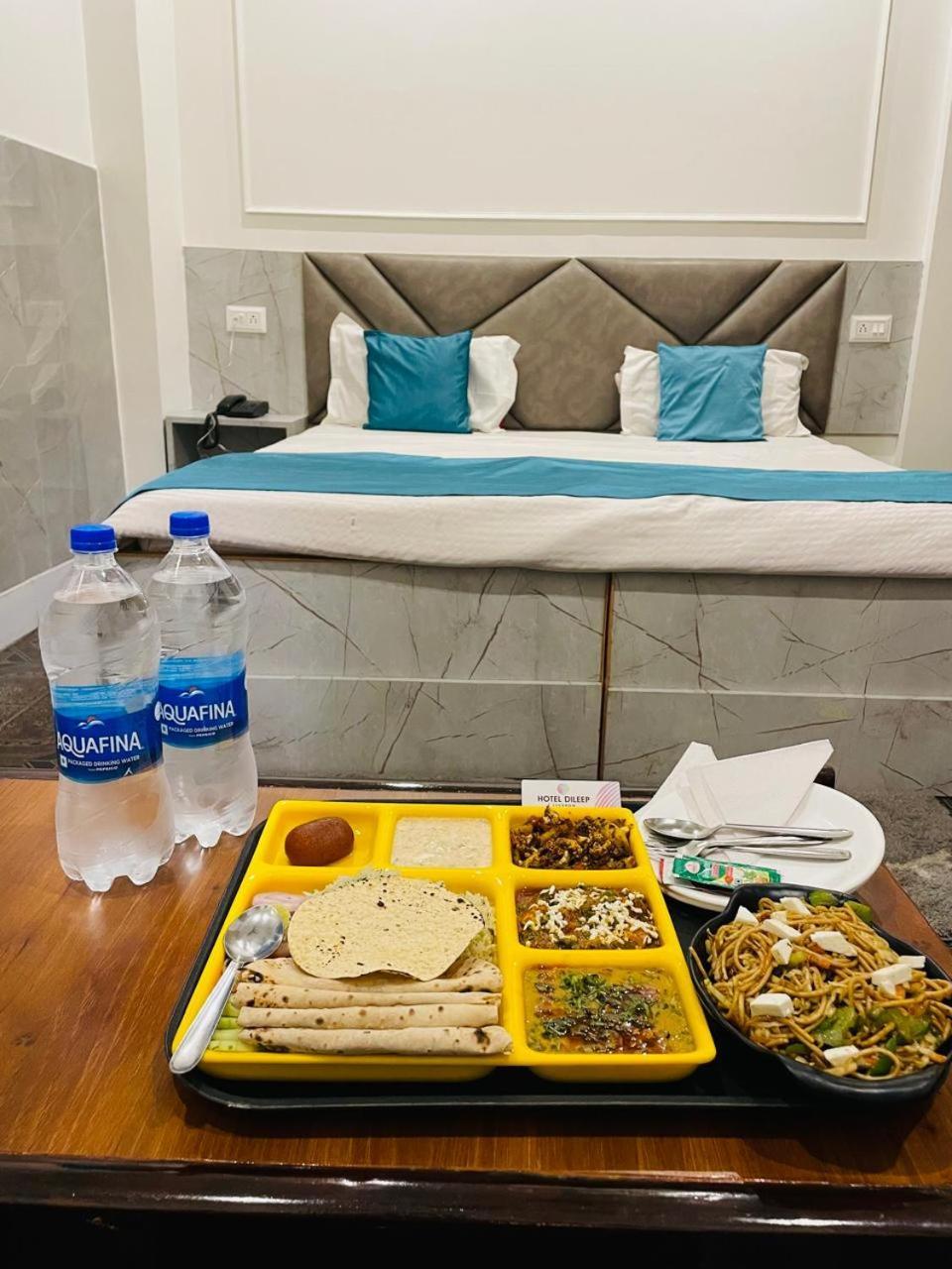 Hotel Dileep42 Lucknow Zewnętrze zdjęcie