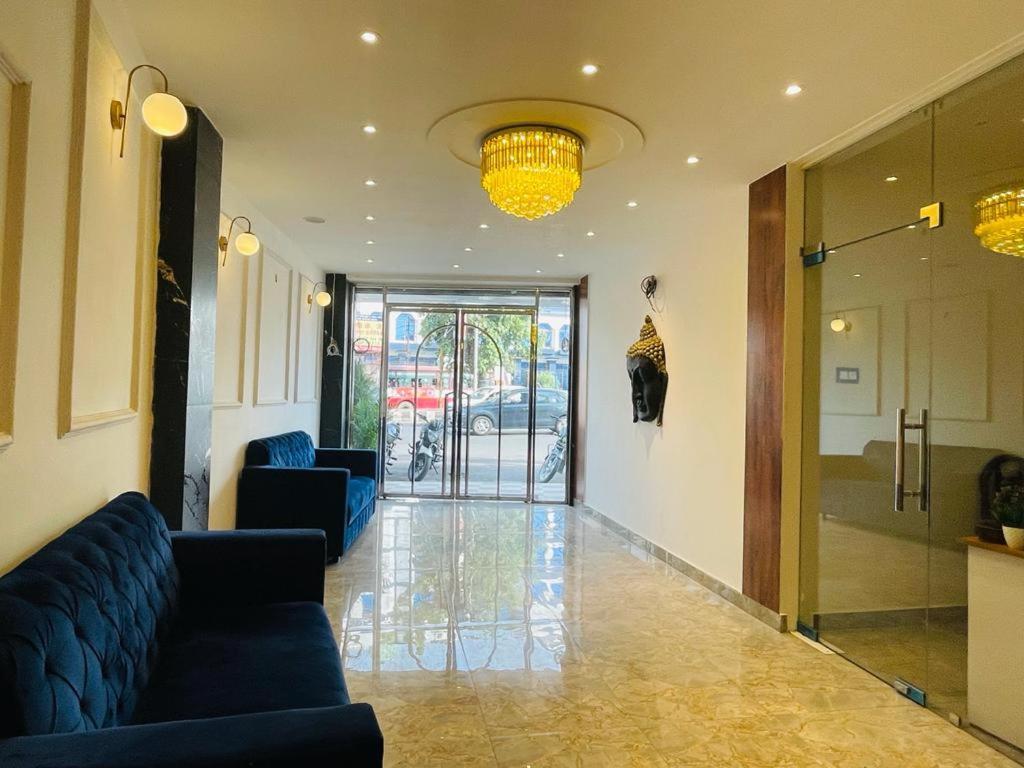 Hotel Dileep42 Lucknow Zewnętrze zdjęcie
